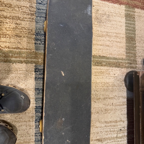 High end skateboard setup - Picture 3 of 4